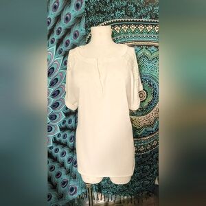 CUPIO Short-Sleeve Ivory Top w Lace Detail~NWT